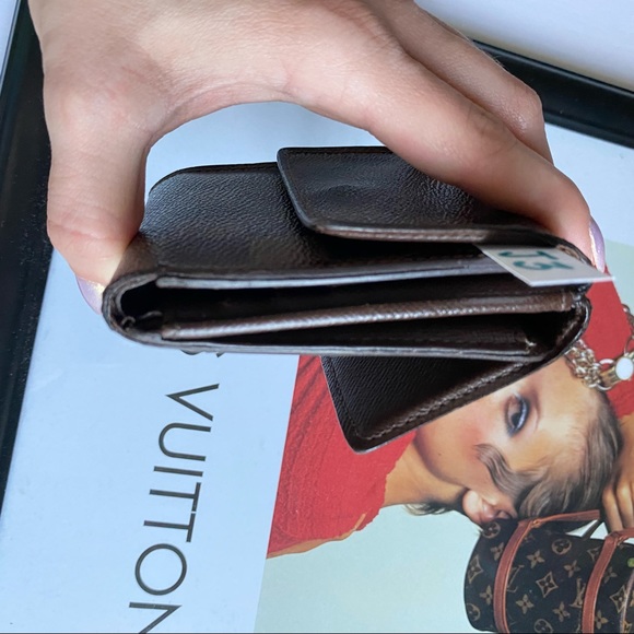 ᴀᴜᴛʜᴇɴᴛɪᴄ ᴠɪɴᴛᴀɢᴇ ʟᴠ ᴘᴏʀᴛᴇ ᴍᴏɴɴᴀɪᴇ ʙɪʟʟᴇᴛꜱ ᴅᴀᴍɪᴇʀ ᴇʙᴇɴᴇ ᴄᴀɴᴠᴀꜱ ᴡᴀʟʟᴇᴛ - Picture 3 of 14